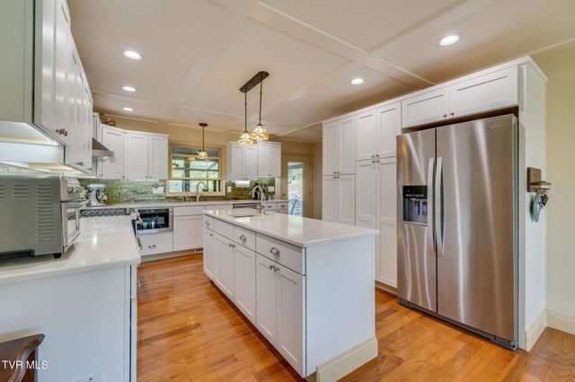 4116 Fox Run Court, Kingsport, TN 37664