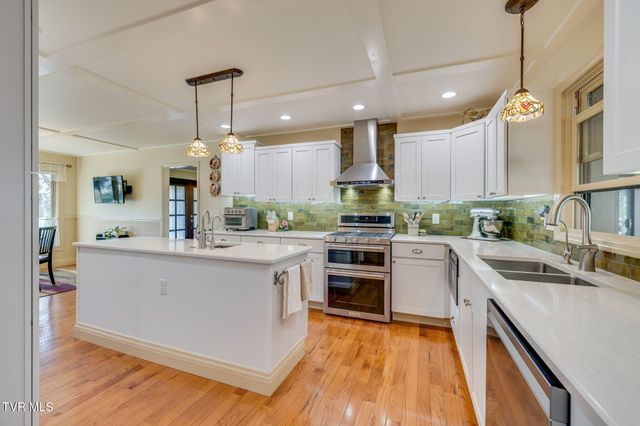 4116 Fox Run Court, Kingsport, TN 37664