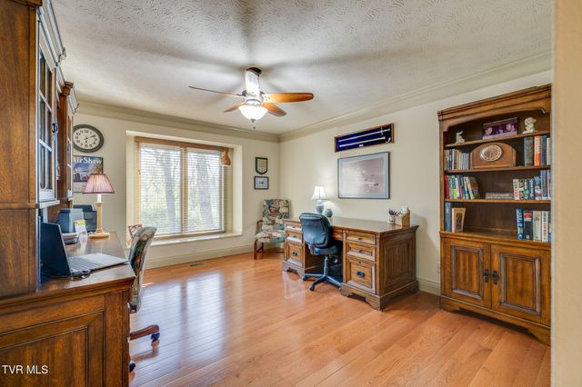 4116 Fox Run Court, Kingsport, TN 37664