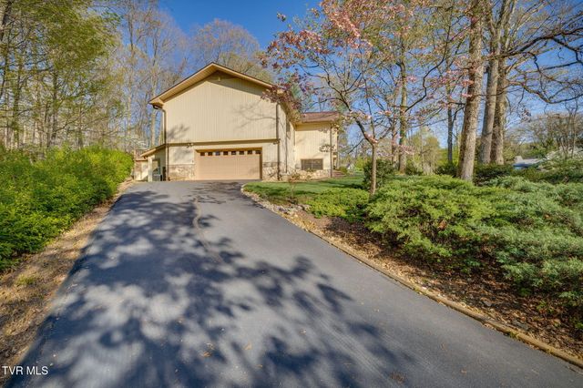 4116 Fox Run Court, Kingsport, TN 37664