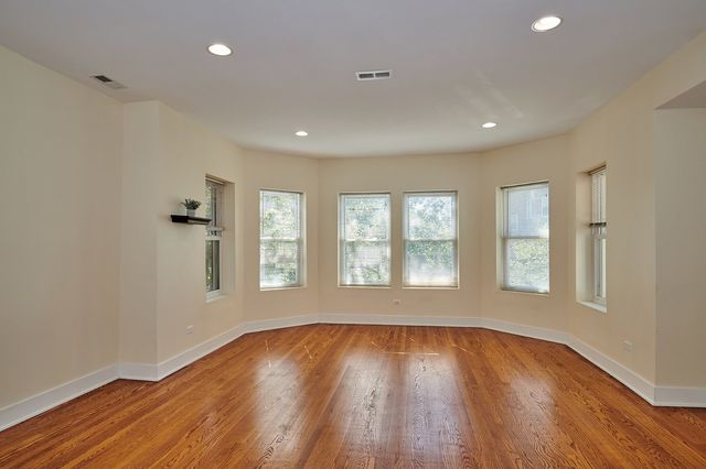 6241 N CLAREMONT Avenue 3, Chicago, IL 60659