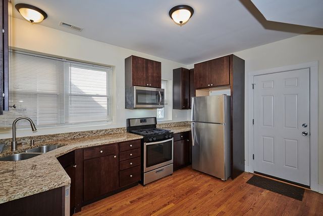 6241 N CLAREMONT Avenue 3, Chicago, IL 60659