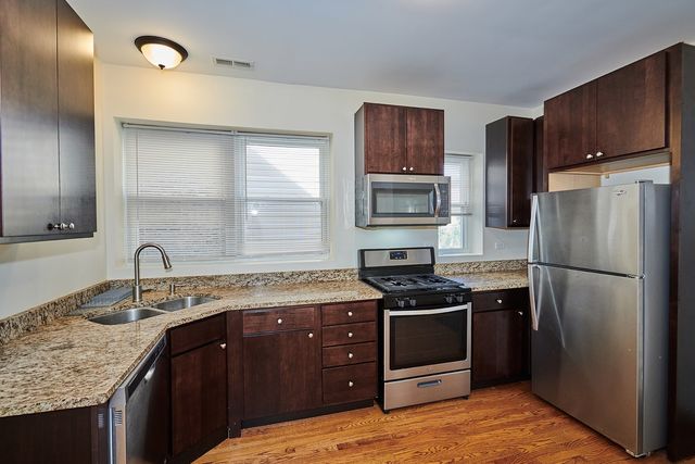 6241 N CLAREMONT Avenue 3, Chicago, IL 60659