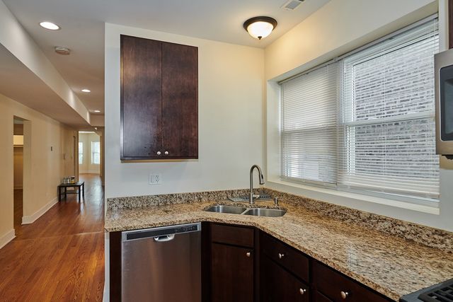 6241 N CLAREMONT Avenue 3, Chicago, IL 60659