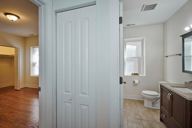 6241 N CLAREMONT Avenue 3, Chicago, IL 60659