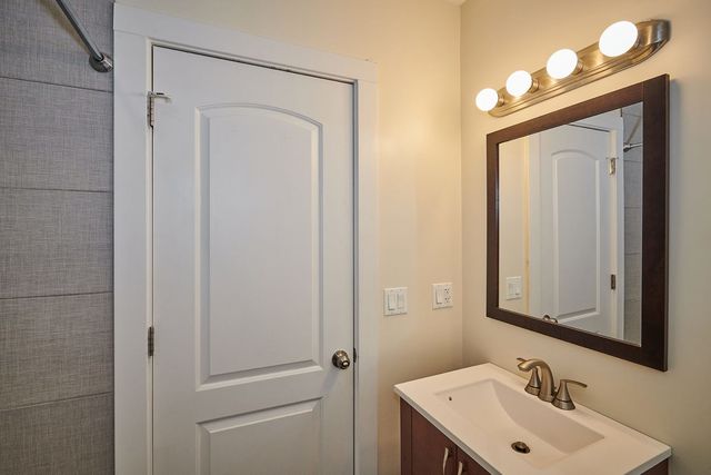 6241 N CLAREMONT Avenue 3, Chicago, IL 60659