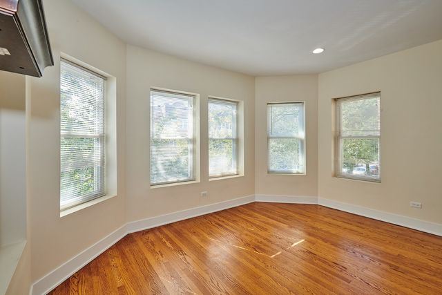 6241 N CLAREMONT Avenue 3, Chicago, IL 60659