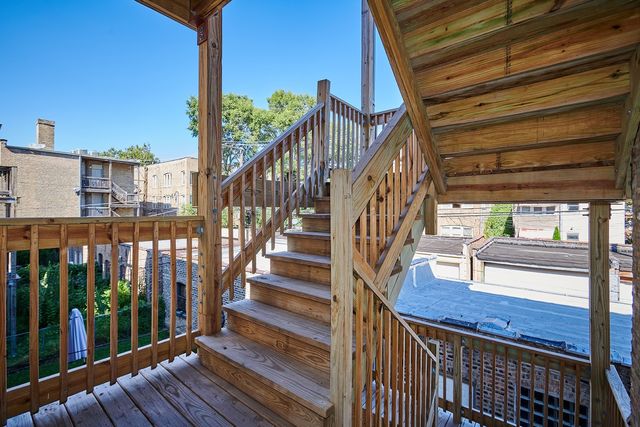 6241 N CLAREMONT Avenue 3, Chicago, IL 60659