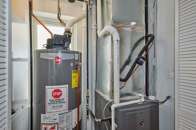 6241 N CLAREMONT Avenue 3, Chicago, IL 60659