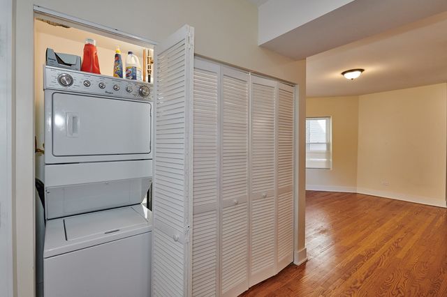 6241 N CLAREMONT Avenue 3, Chicago, IL 60659