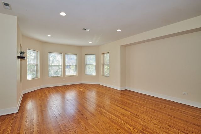 6241 N CLAREMONT Avenue 3, Chicago, IL 60659