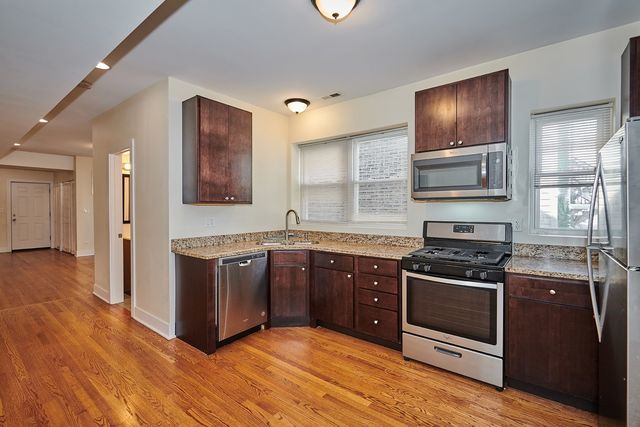 6241 N CLAREMONT Avenue 3, Chicago, IL 60659