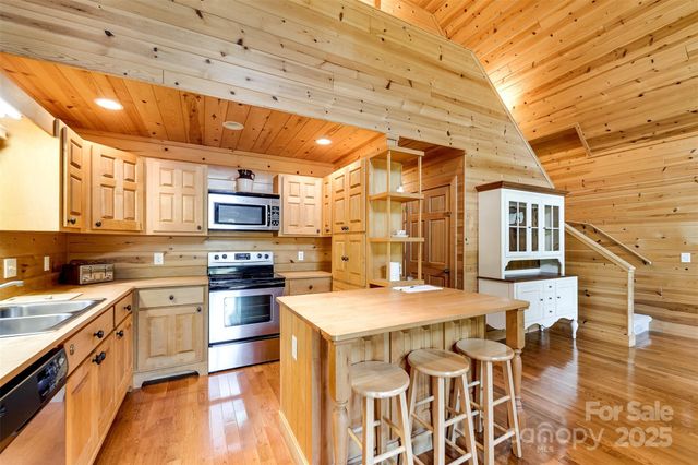 25 Black Oak Drive, Hayesville, NC 28904