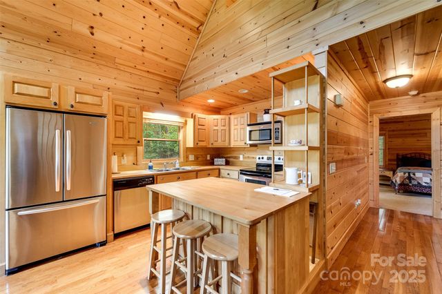 25 Black Oak Drive, Hayesville, NC 28904