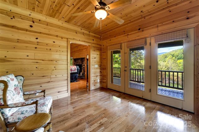 25 Black Oak Drive, Hayesville, NC 28904