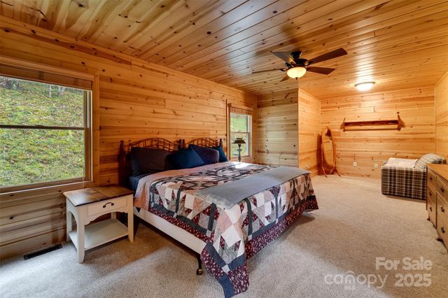 25 Black Oak Drive, Hayesville, NC 28904