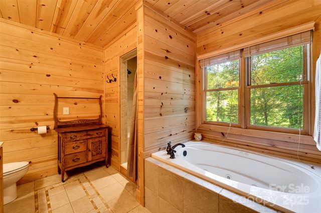 25 Black Oak Drive, Hayesville, NC 28904