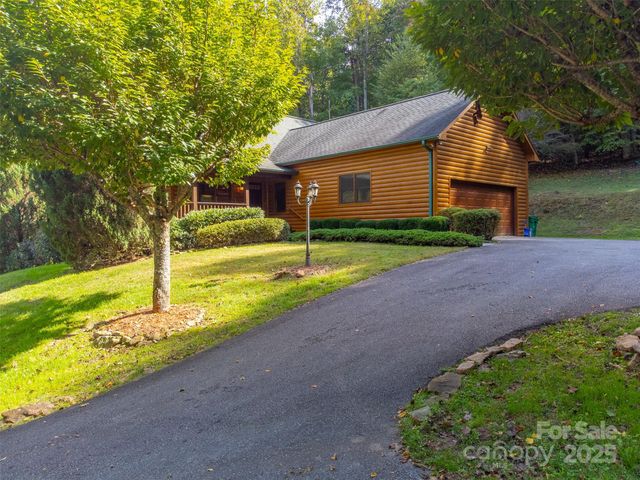 25 Black Oak Drive, Hayesville, NC 28904
