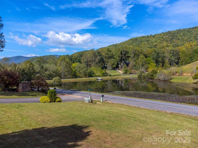 25 Black Oak Drive, Hayesville, NC 28904