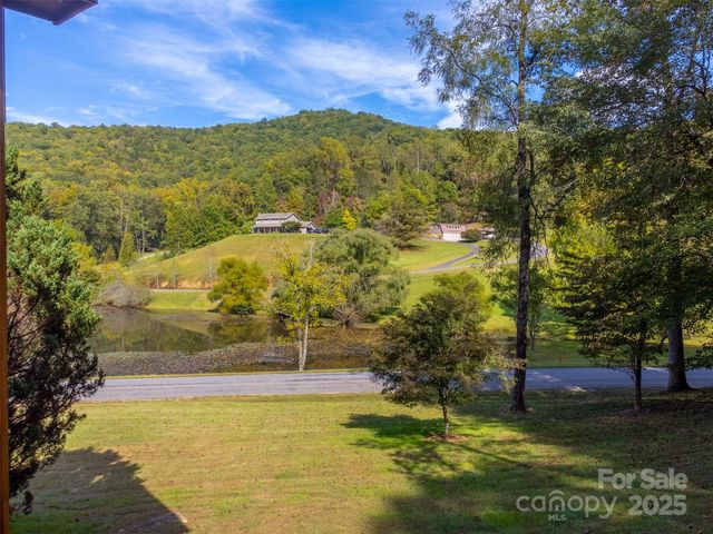 25 Black Oak Drive, Hayesville, NC 28904