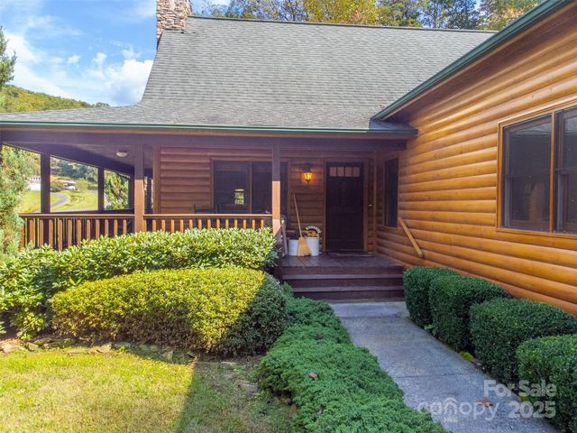 25 Black Oak Drive, Hayesville, NC 28904