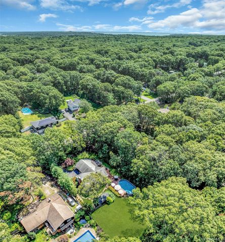 29 Columbine Avenue N, Hampton Bays, NY 11946
