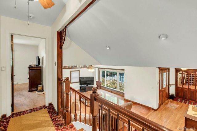29 Columbine Avenue N, Hampton Bays, NY 11946
