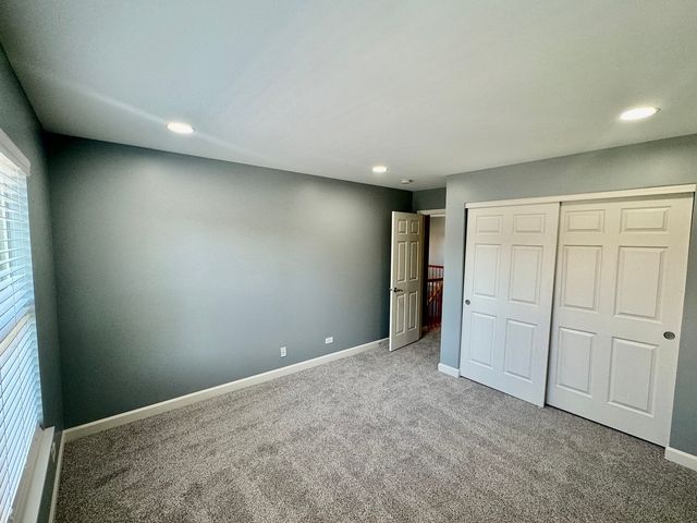 423 ACUSHNET Street 423, Elgin, IL 60124