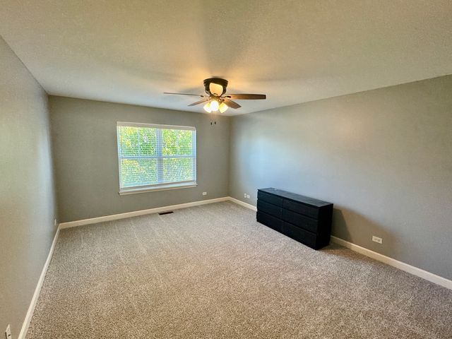 423 ACUSHNET Street 423, Elgin, IL 60124