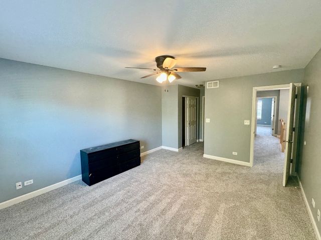 423 ACUSHNET Street 423, Elgin, IL 60124