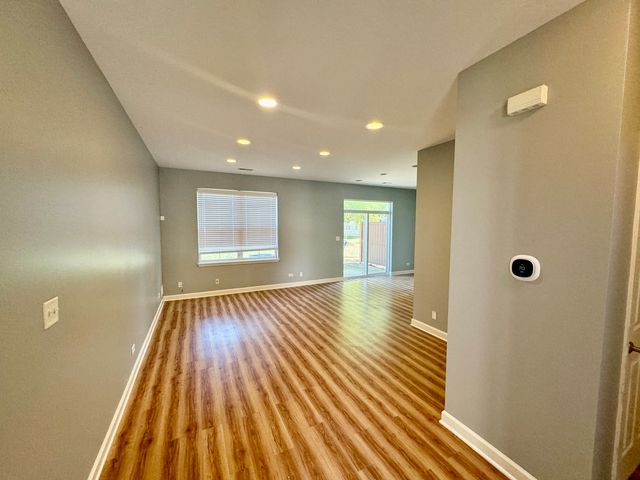 423 ACUSHNET Street 423, Elgin, IL 60124