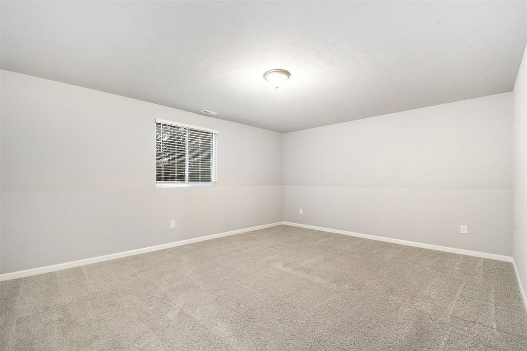 709 Skyview Trail, Ionia, MI 48846