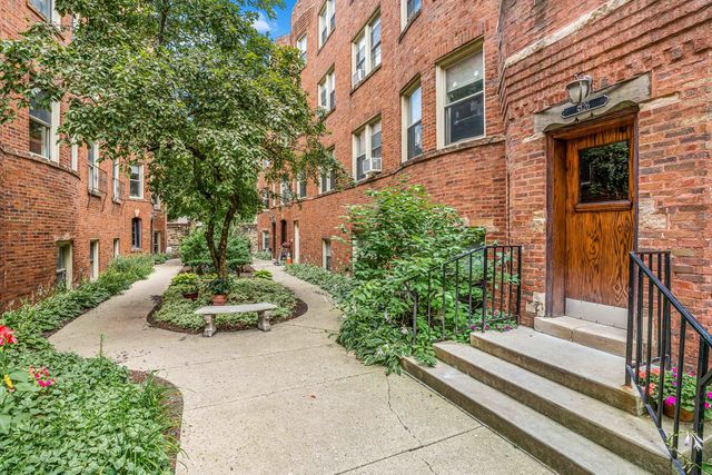 4126 N Kedvale Avenue 302, Chicago, IL 60641