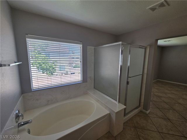 8350 Sterling Harbor Court, Las Vegas, NV 89117