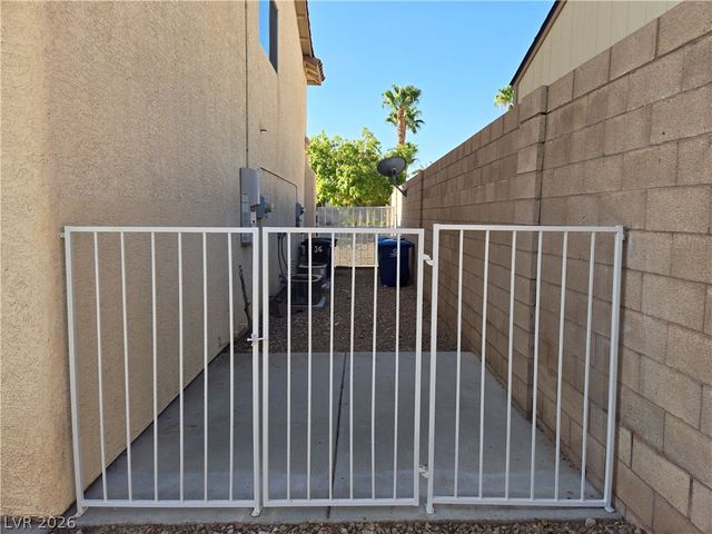 8350 Sterling Harbor Court, Las Vegas, NV 89117