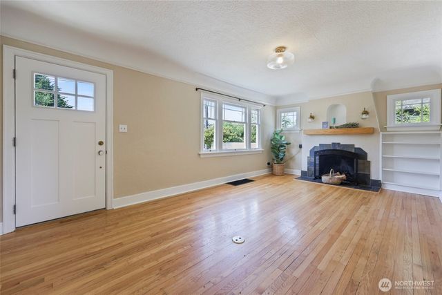 5811 S Sheridan Avenue, Tacoma, WA 98408