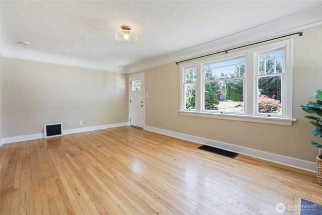 5811 S Sheridan Avenue, Tacoma, WA 98408