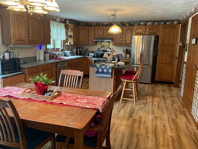 7 Bisbee Dr, Carver, MA 02330