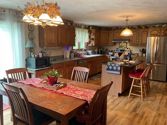 7 Bisbee Dr, Carver, MA 02330
