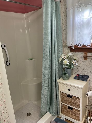 7 Bisbee Dr, Carver, MA 02330