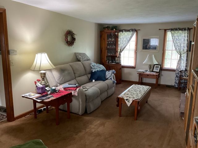 7 Bisbee Dr, Carver, MA 02330