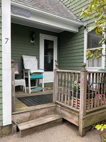 7 Bisbee Dr, Carver, MA 02330