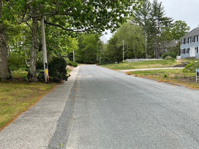 7 Bisbee Dr, Carver, MA 02330