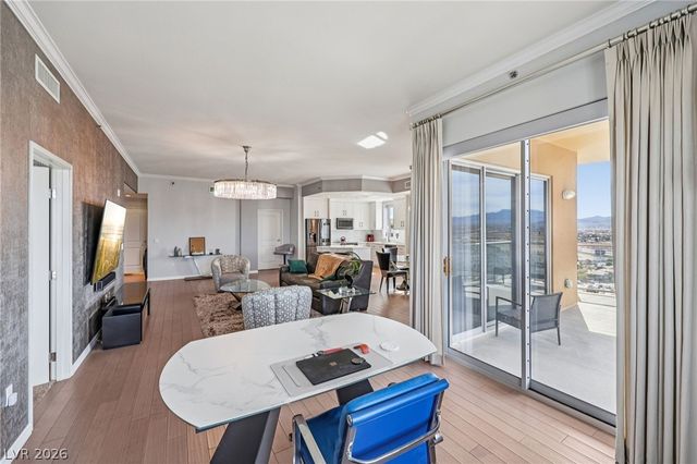 8255 Las Vegas Boulevard 2002, Las Vegas, NV 89123