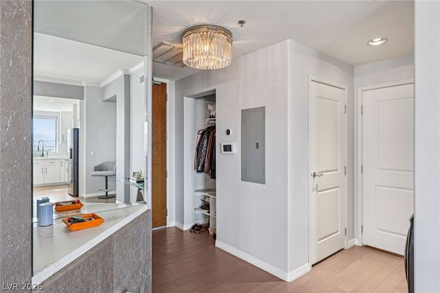 8255 Las Vegas Boulevard 2002, Las Vegas, NV 89123