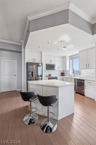 8255 Las Vegas Boulevard 2002, Las Vegas, NV 89123