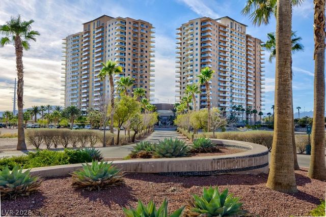 8255 Las Vegas Boulevard 2002, Las Vegas, NV 89123