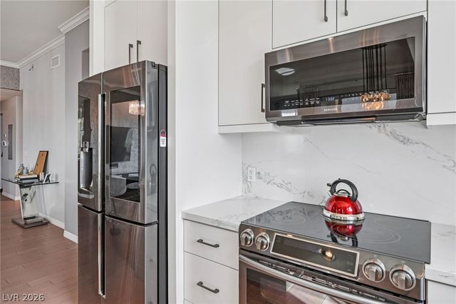 8255 Las Vegas Boulevard 2002, Las Vegas, NV 89123