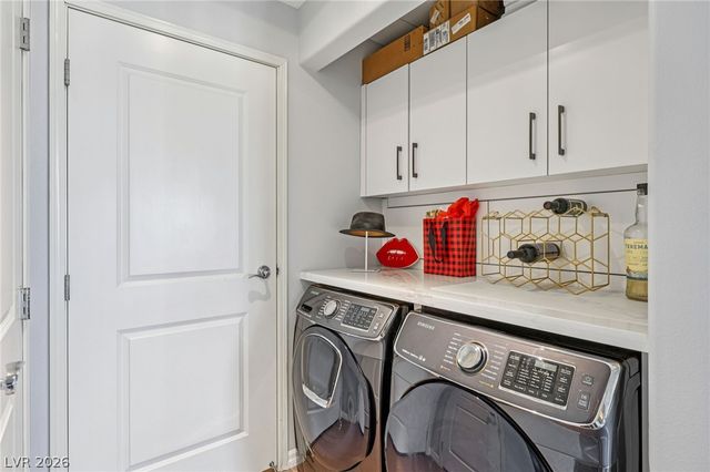 8255 Las Vegas Boulevard 2002, Las Vegas, NV 89123