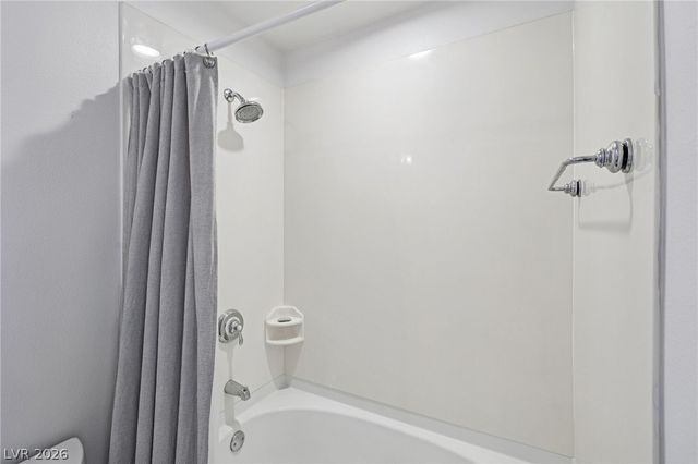 8255 Las Vegas Boulevard 2002, Las Vegas, NV 89123